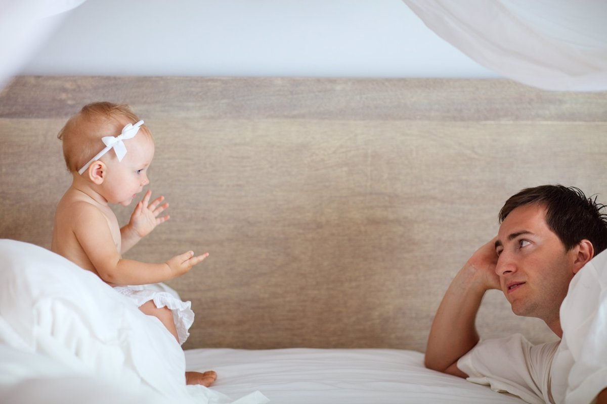 Por qué algunos niños hablan antes que otros