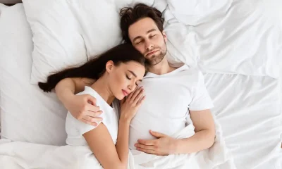 beneficios de dormir en pareja